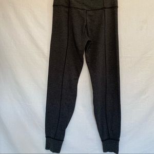 Lululemon pants in grey color🤍